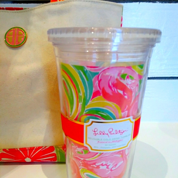 Lilly Pulitzer Other - Lilly Pulitzer insulated cup w lid!!
